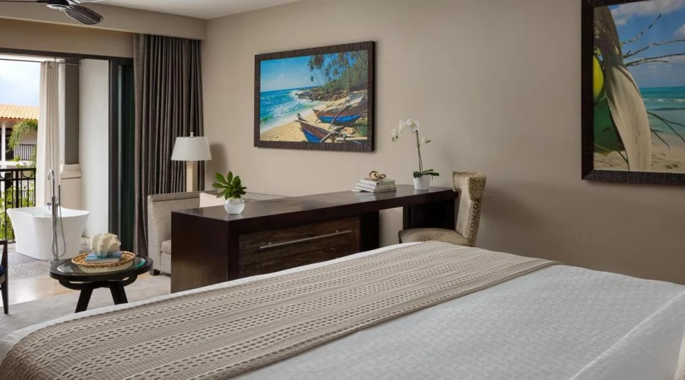 Italian Bi-level One Bedroom Butler Suite with Balcony Tranquility Soaking Tub (ob1b) at Sandals Grenada