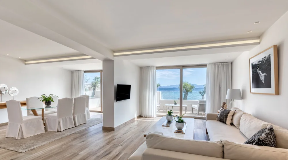 Emerald Residence Two Bdr Sea View at Domes Miramare