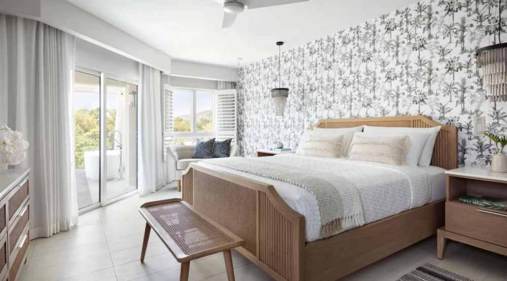 Longbeach Beachfront Club Level Suite W/ Balcony at Sandals South Coast