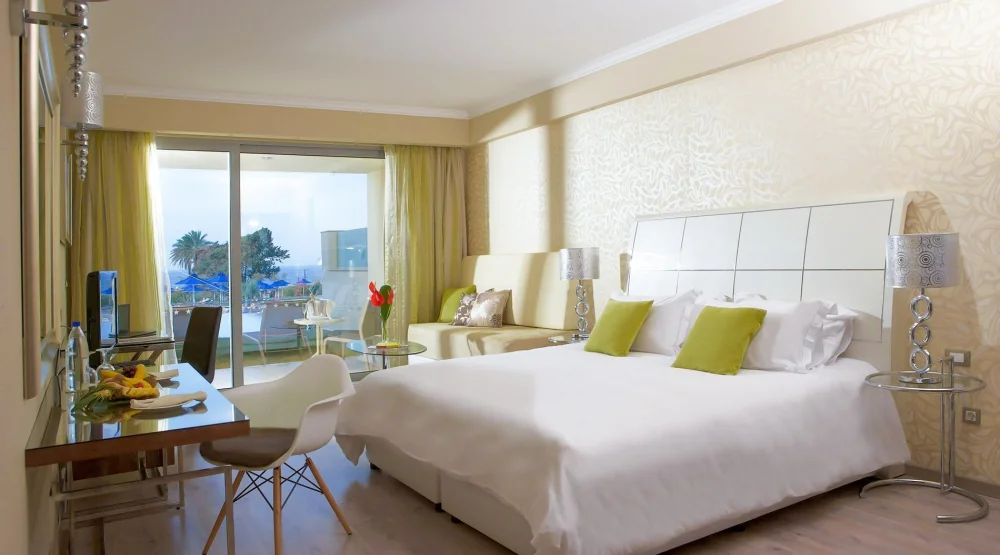 Deluxe Room Sea View with Shared Pool at Atrium Platinum Luxury Resort Hotel & Spa