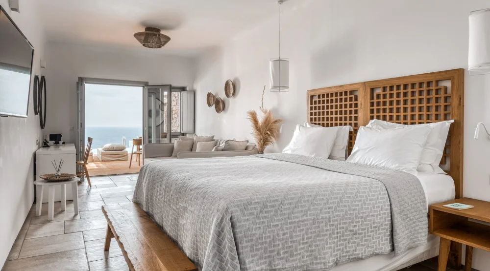 Premium Suite Pool at Alissachni