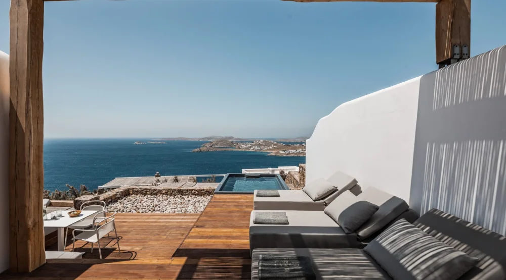 Executive Suite Jacuzzi at Alissachni