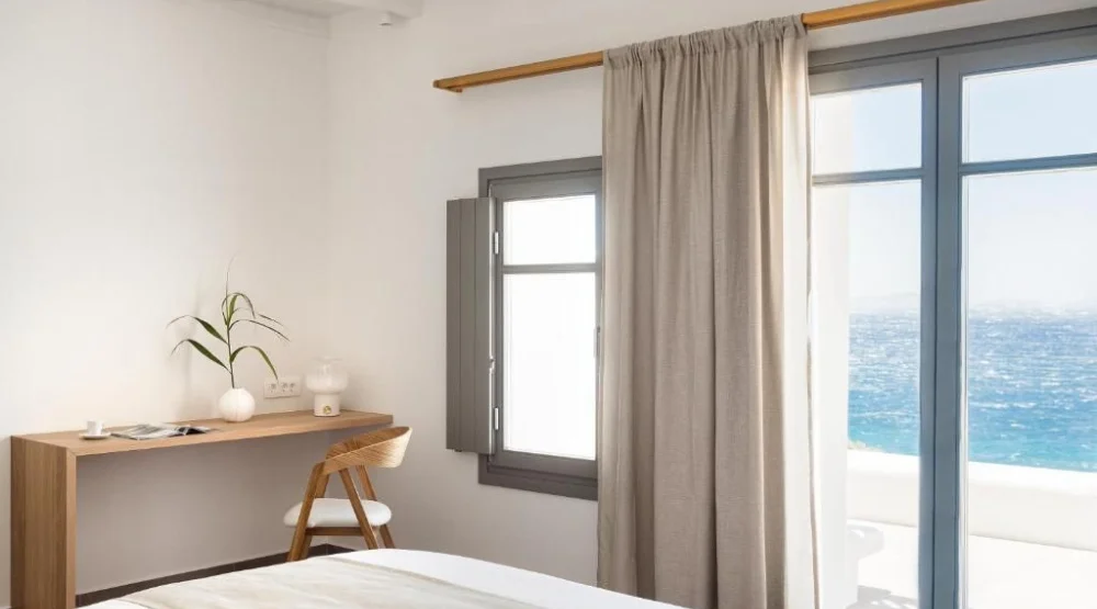 Honeymoon Suite with Ηeated Plunge Pool at Mykonos Soul