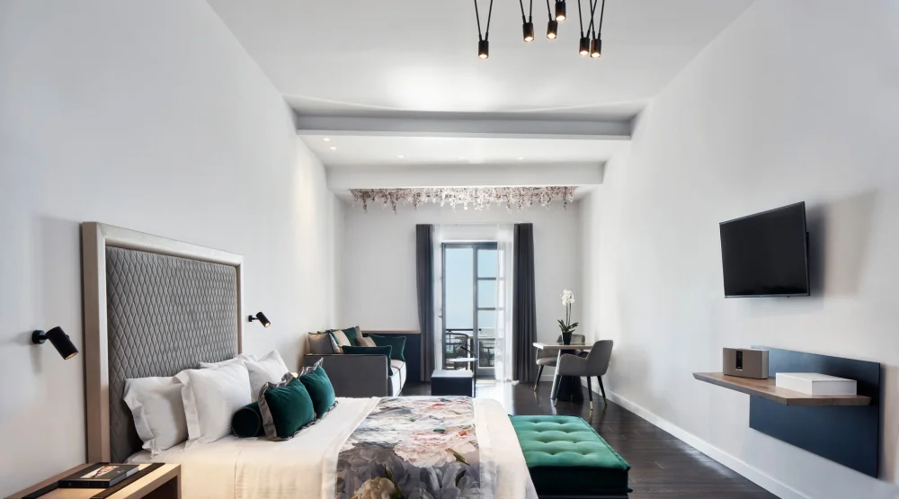 Senior Jetted Tub Suite Sea View at Katikies Garden Santorini