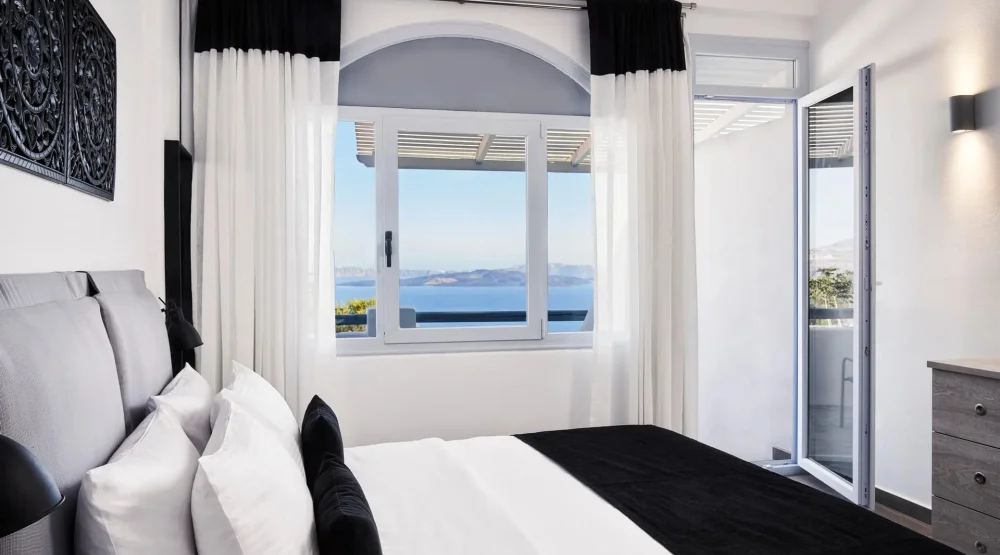 Standard Room with Caldera View 20m² at Mr & Mrs White Oia