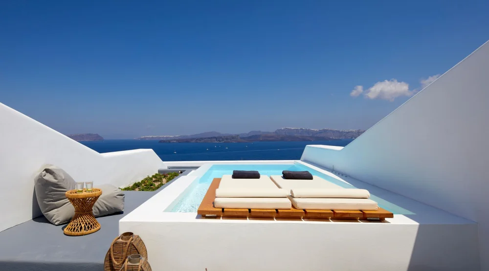 Honeymoon Suite with Heated Infinity Pool - Caldera Sea View at Phos The Boutique