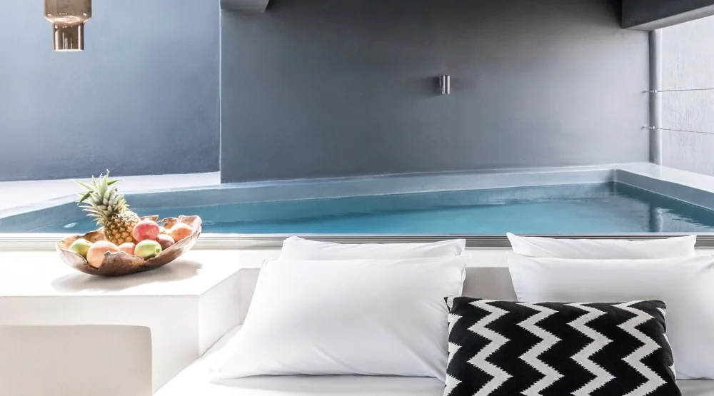 Junior Suite with Outdoor Plunge Pool and Sea View at West East Suites