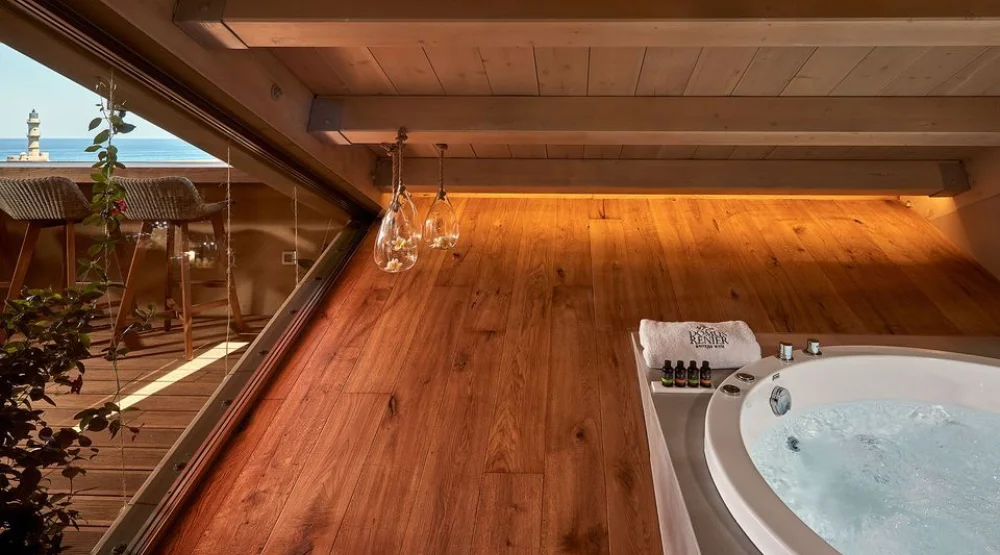 Grand Harbour Master Suite with Balcony and Sea View at Domus Renier Boutique Hotel