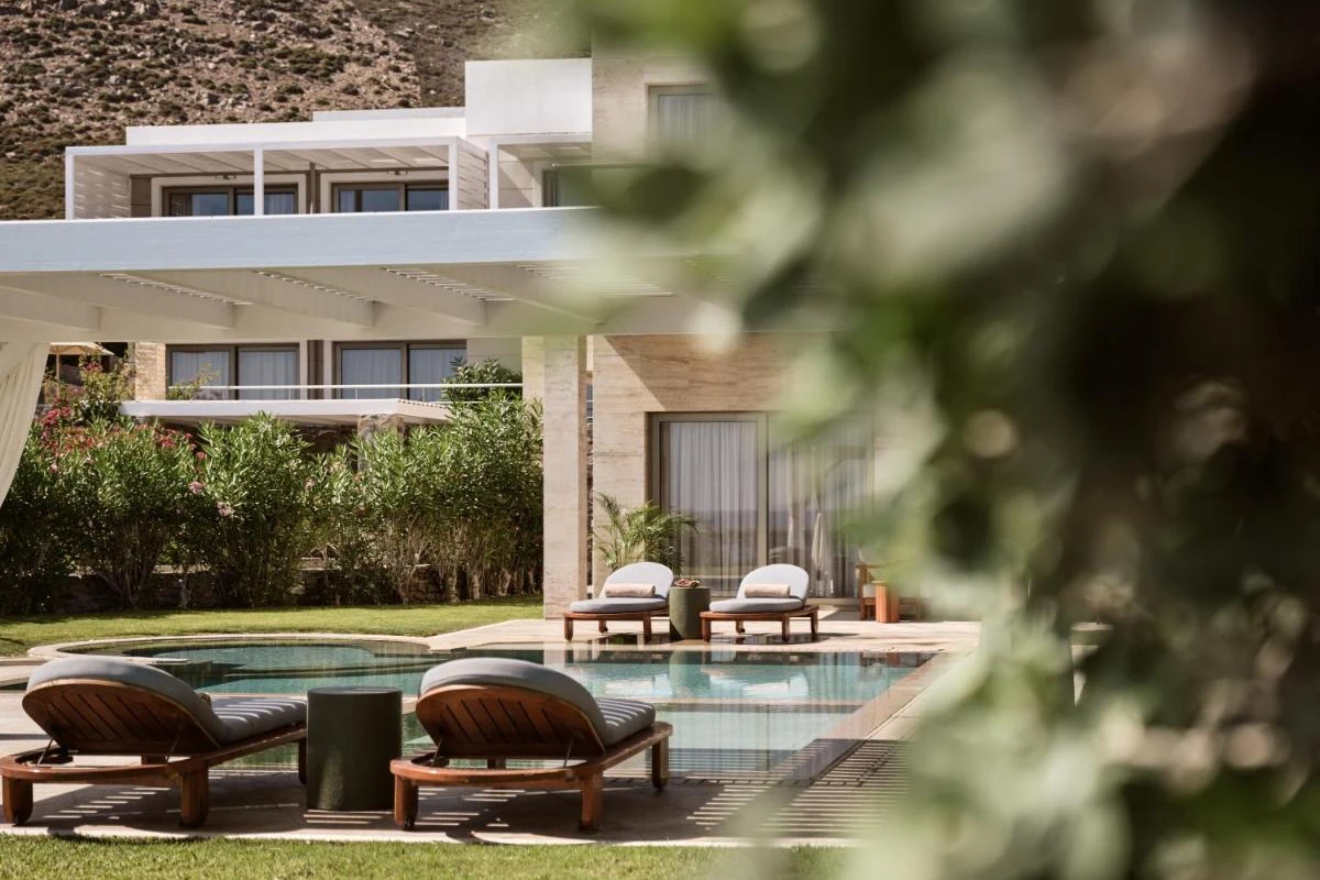 The Royal Blue Luxury Beach Resort - Hotel Photo 5