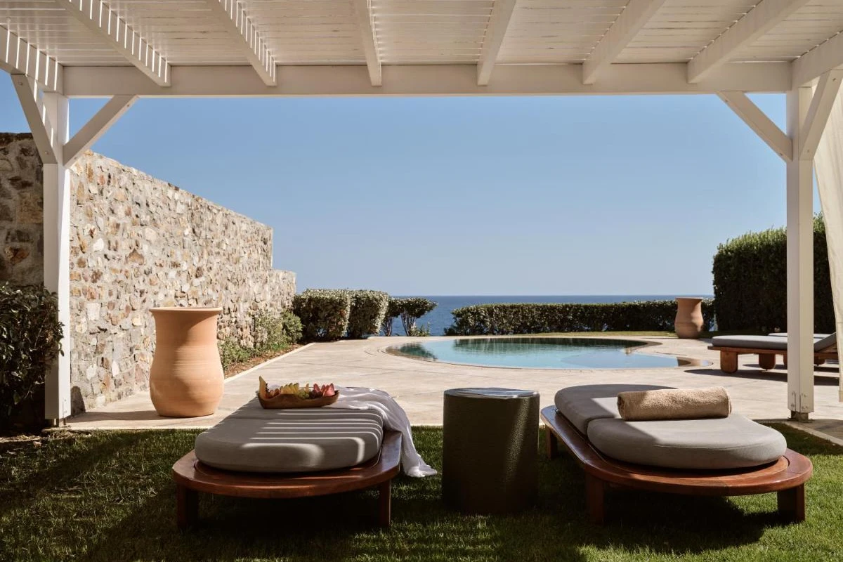 The Royal Blue Luxury Beach Resort - Hotel Photo 8