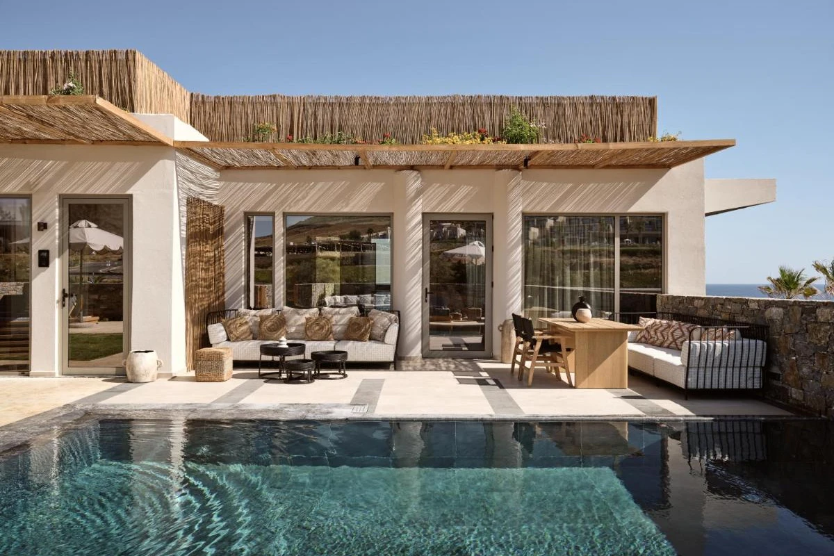 The Royal Blue Luxury Beach Resort - Hotel Photo 11