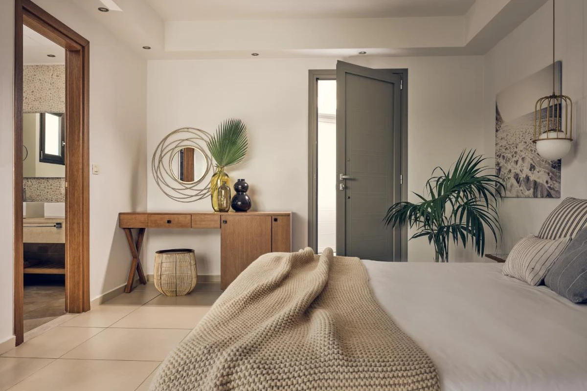 The Royal Blue Luxury Beach Resort - Hotel Photo 13