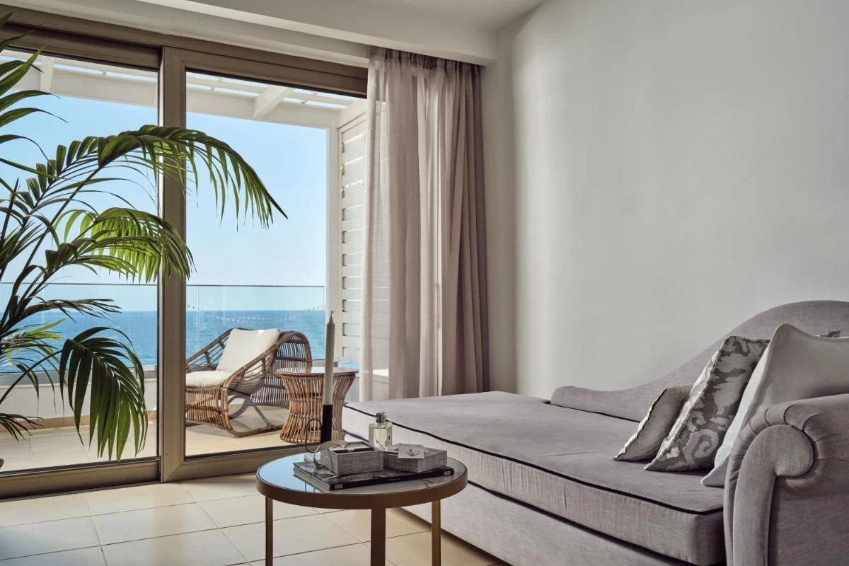 The Royal Blue Luxury Beach Resort - Hotel Photo 19