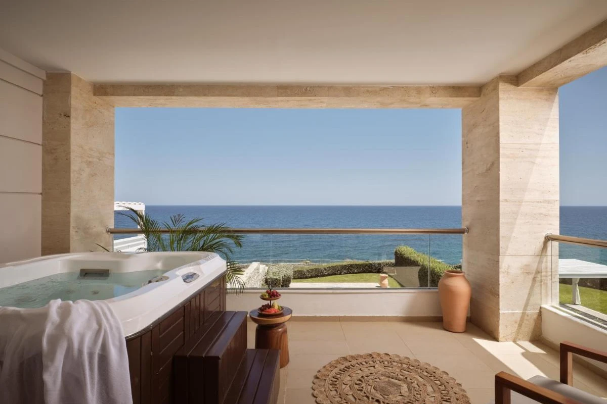 The Royal Blue Luxury Beach Resort - Hotel Photo 20