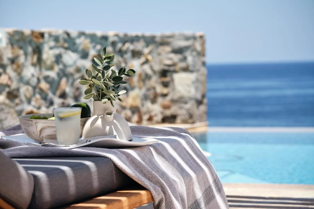 The Royal Blue Luxury Beach Resort - Hotel Photo 28