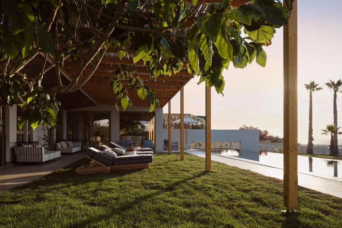 The Royal Blue Luxury Beach Resort - Hotel Photo 29