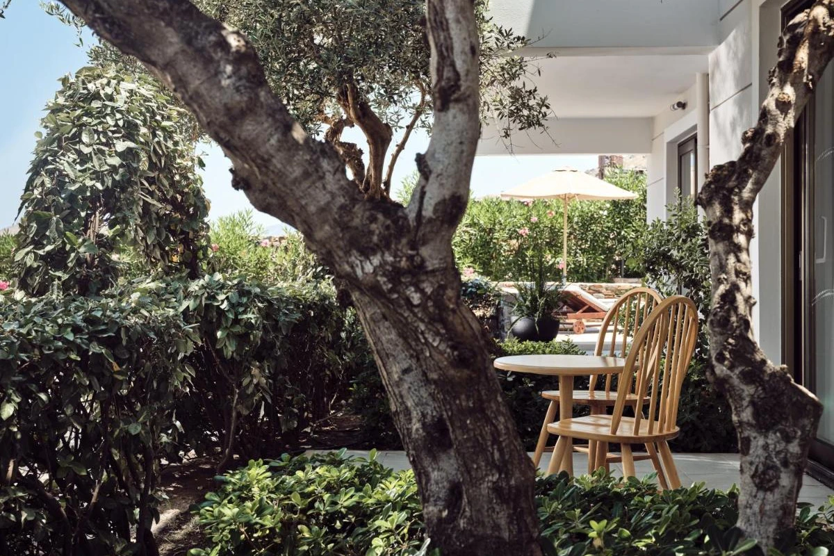 The Royal Blue Luxury Beach Resort - Hotel Photo 37