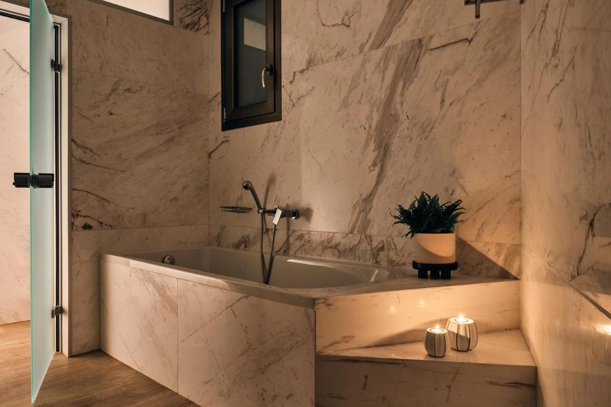 The Royal Blue Luxury Beach Resort - Hotel Photo 42