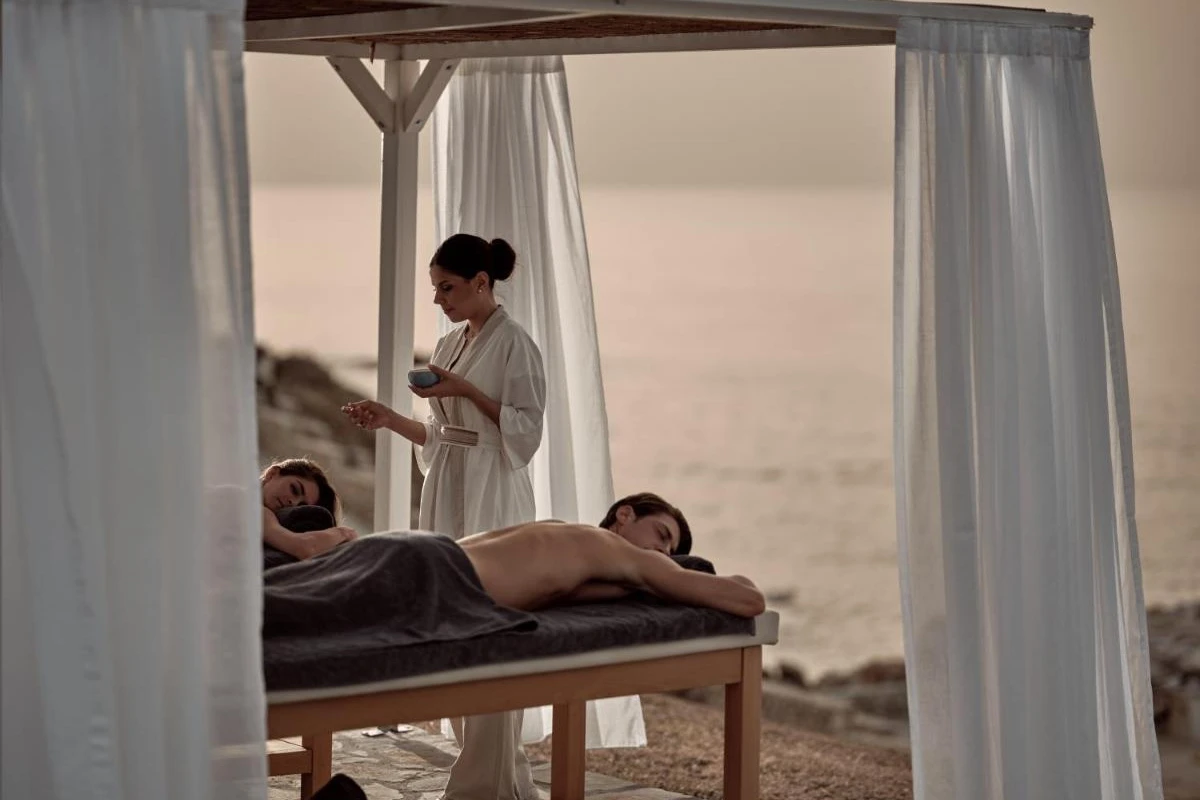 The Royal Blue Luxury Beach Resort - Hotel Photo 44