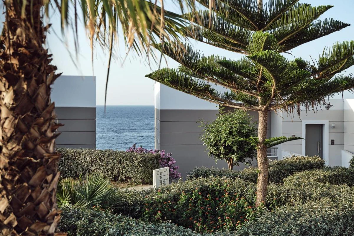 The Royal Blue Luxury Beach Resort - Hotel Photo 54