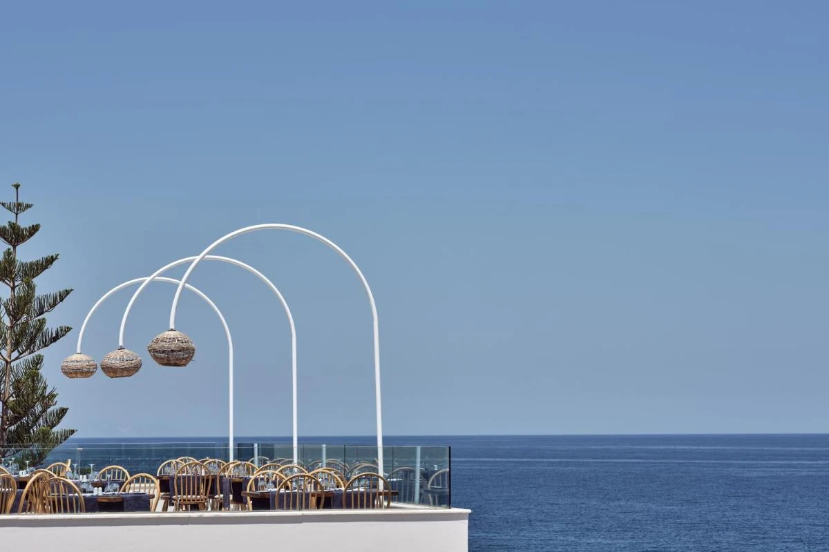 The Royal Blue Luxury Beach Resort - Hotel Photo 59