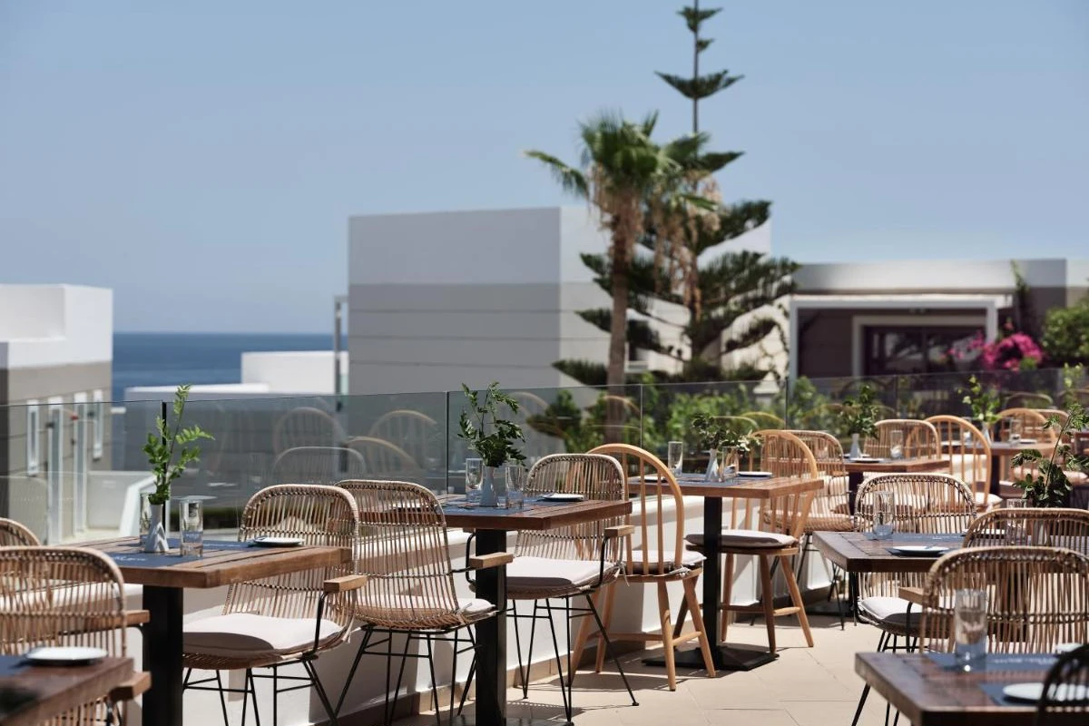 The Royal Blue Luxury Beach Resort - Hotel Photo 62