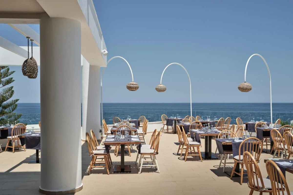 The Royal Blue Luxury Beach Resort - Hotel Photo 67