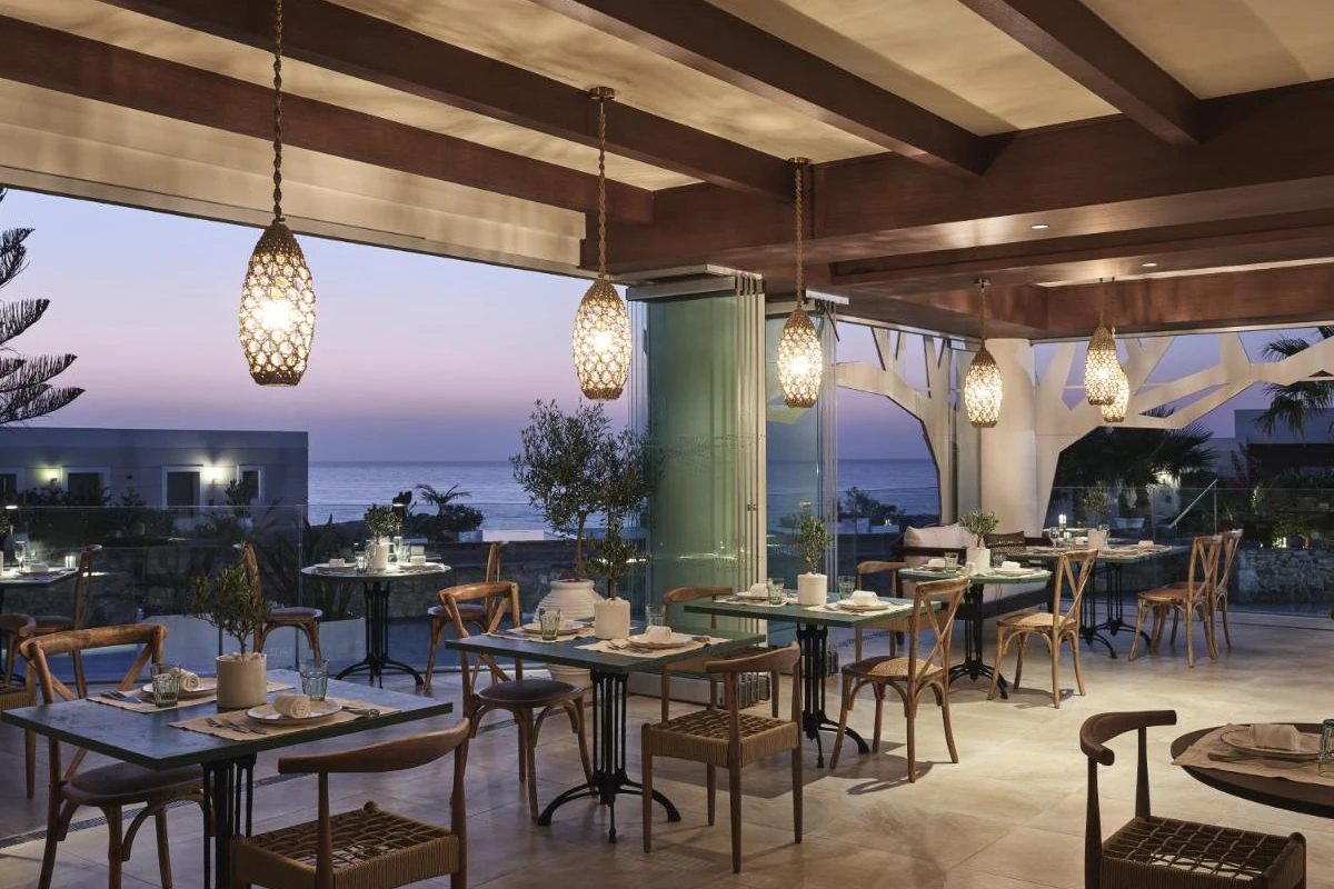 The Royal Blue Luxury Beach Resort - Hotel Photo 70