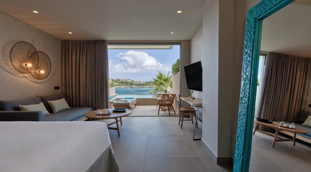 Aquamarine Suite Sea View with Plunge Pool at Castello Infinity Suites