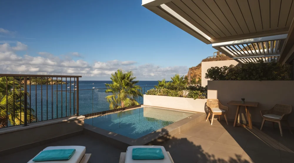 Amber Suite Sea View with Plunge Pool at Castello Infinity Suites