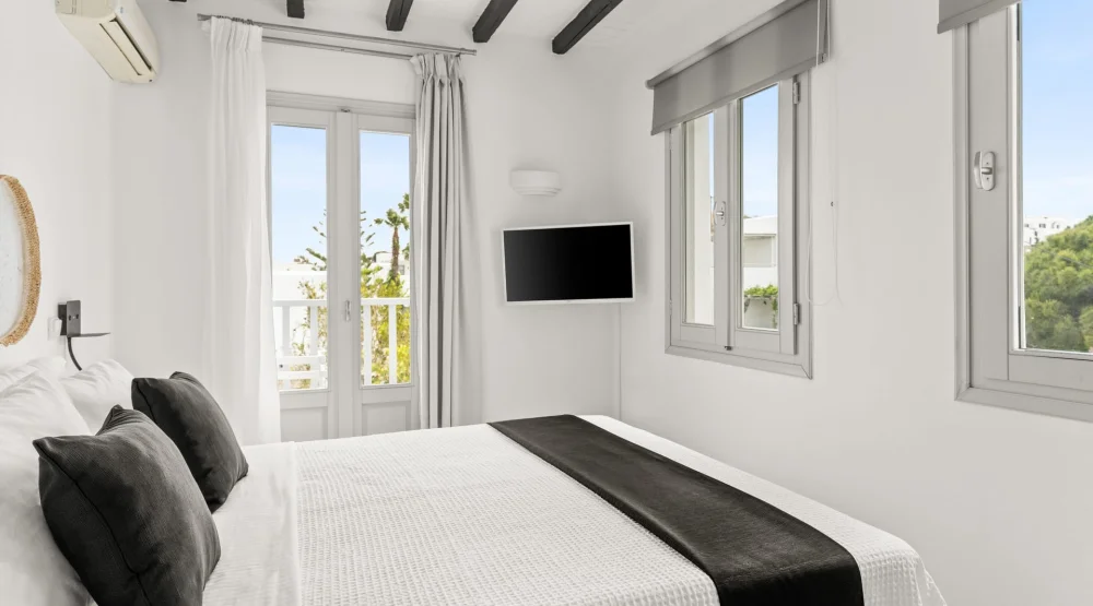 Double Inland Or Garden View Room at Mr & Mrs White Paros