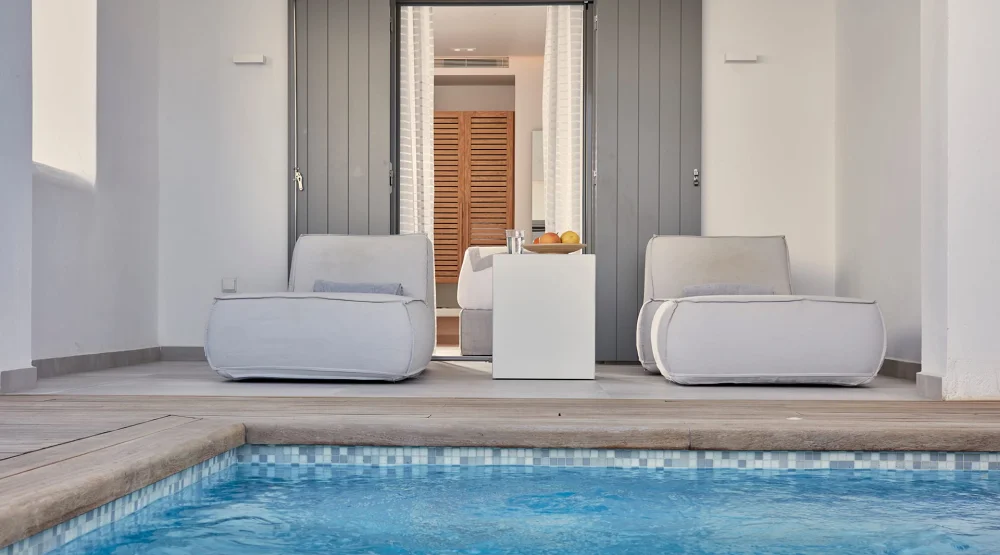 Comfort Room with Private Heated Pool at 18 Grapes Hotel Naxos