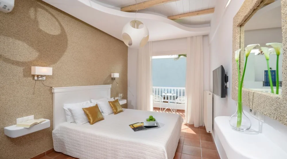 Double Or Twin Room with Balcony at Adriani Hotel
