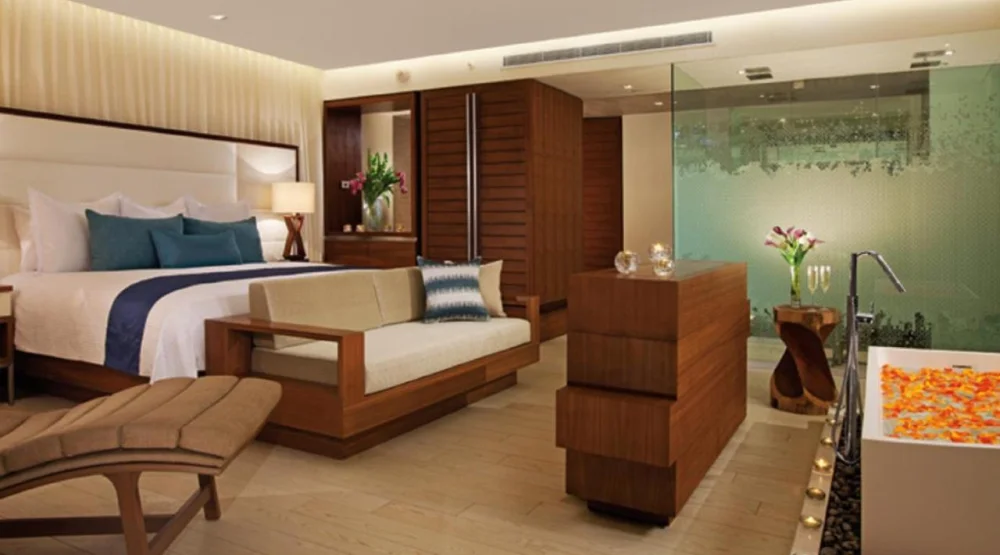 Honeymoon Suite Ocean Front at Secrets The Vine Cancun