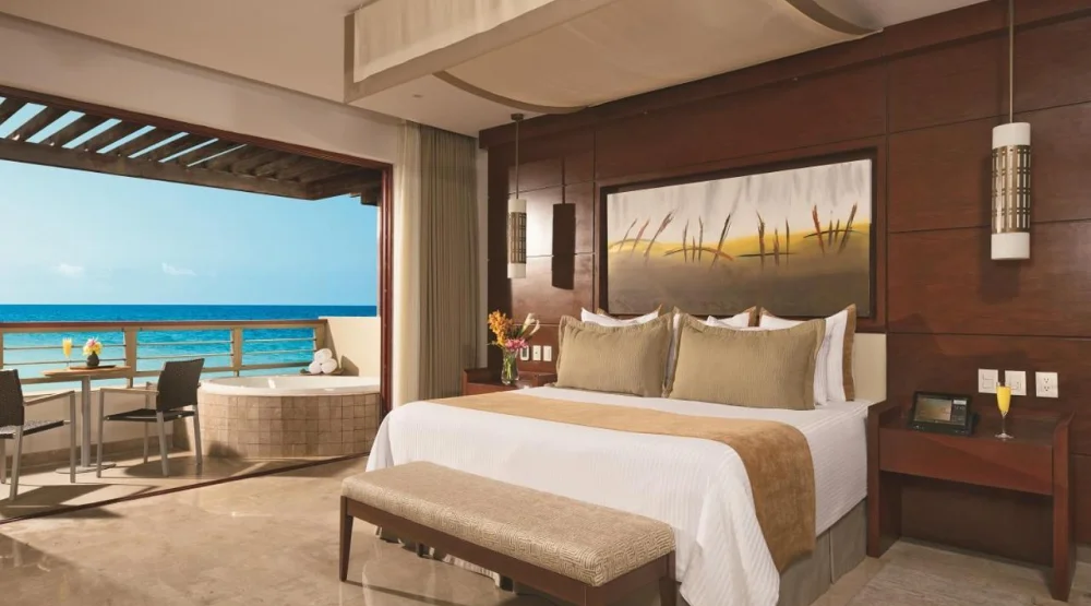 Preferred Club Master Suite Ocean Front at Secrets Playa Mujeres Golf & Spa Resort