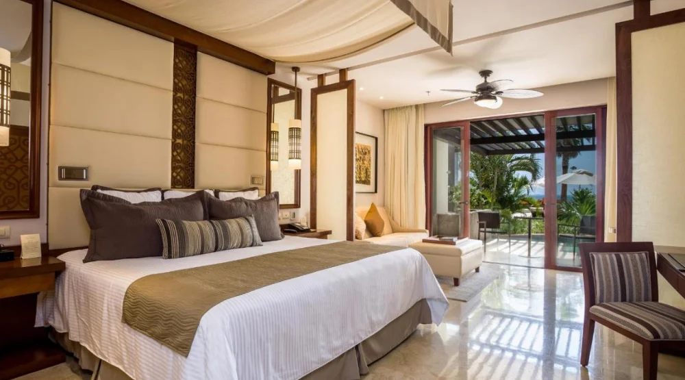 Preferred Club Junior Suite Swim Out - King Bed at Secrets Playa Mujeres Golf & Spa Resort