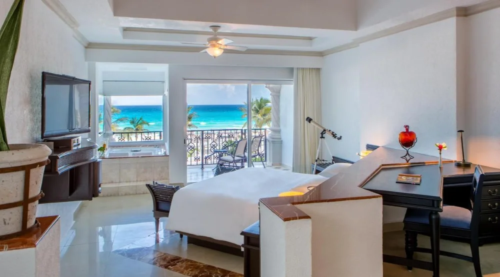King Suite with Ocean View - Swim Up at Hyatt Zilara Cancun