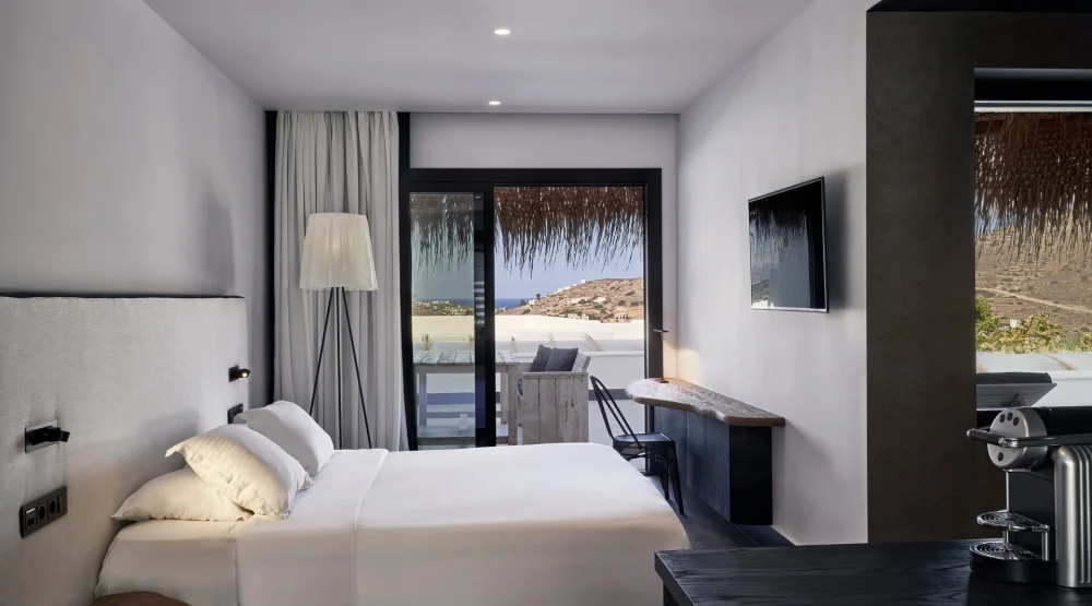 Design Sea View Suite with Hot Tub at Liostasi