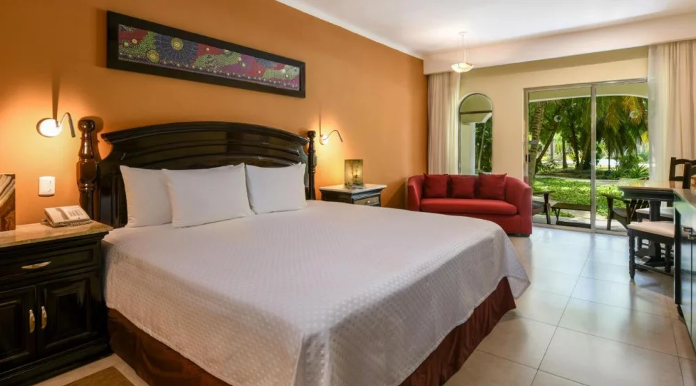 Luxury Jr Suite at El Dorado Royale