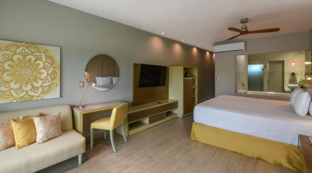 Deluxe Junior Suite at El Dorado Royale