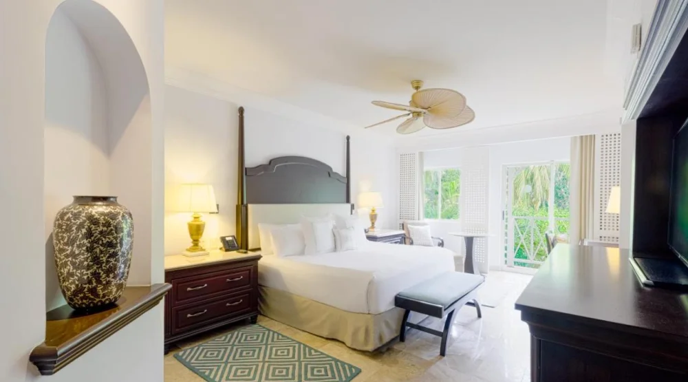 Luxury Royal View at Royal Hideaway Playacar Resort