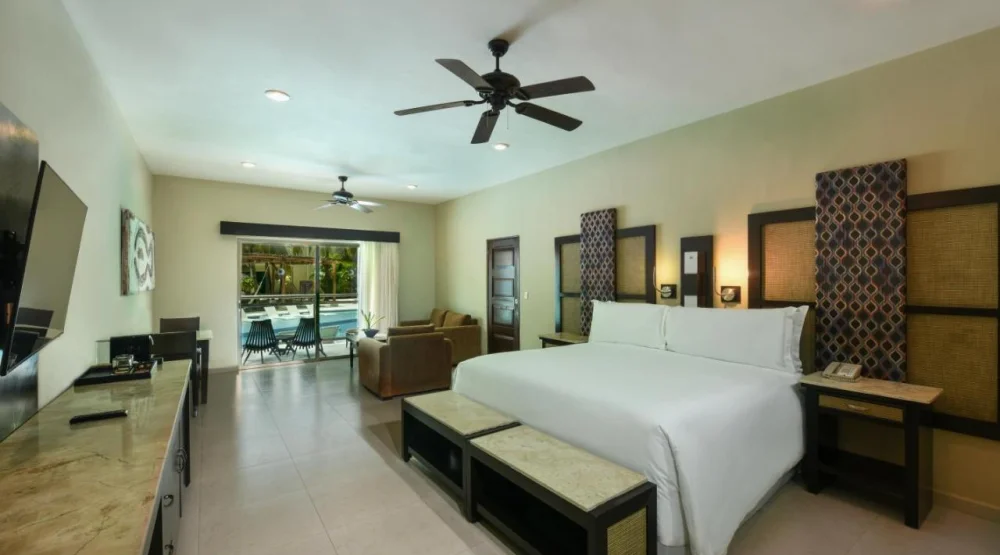 Swim Up Suite at El Dorado Maroma