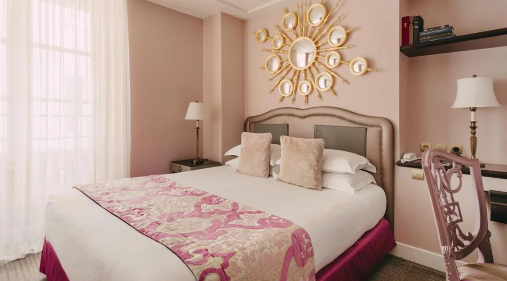 Deluxe Courtyard Room at La Maison Favart