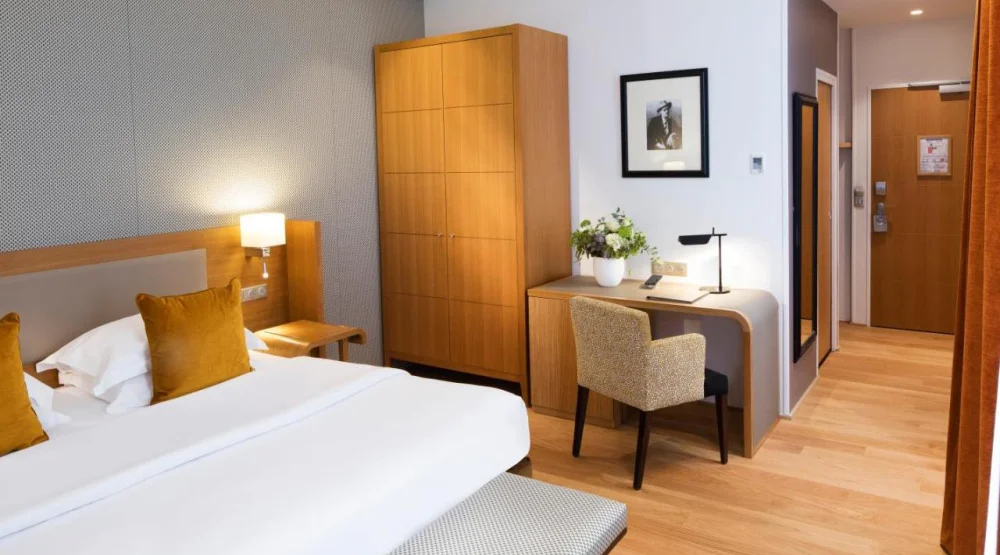 Deluxe Room at Hotel Le Six