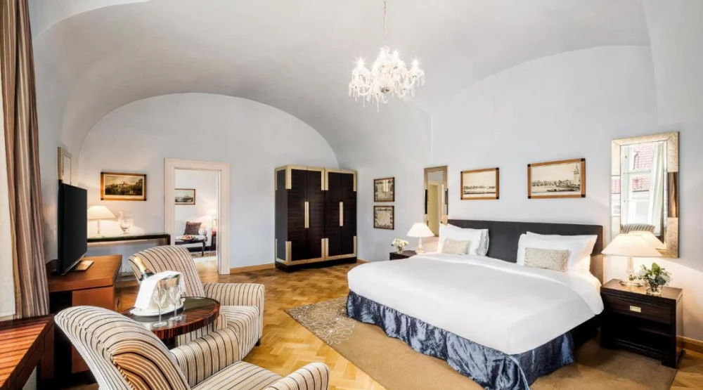 Heritage Suite at Mandarin Oriental Prague