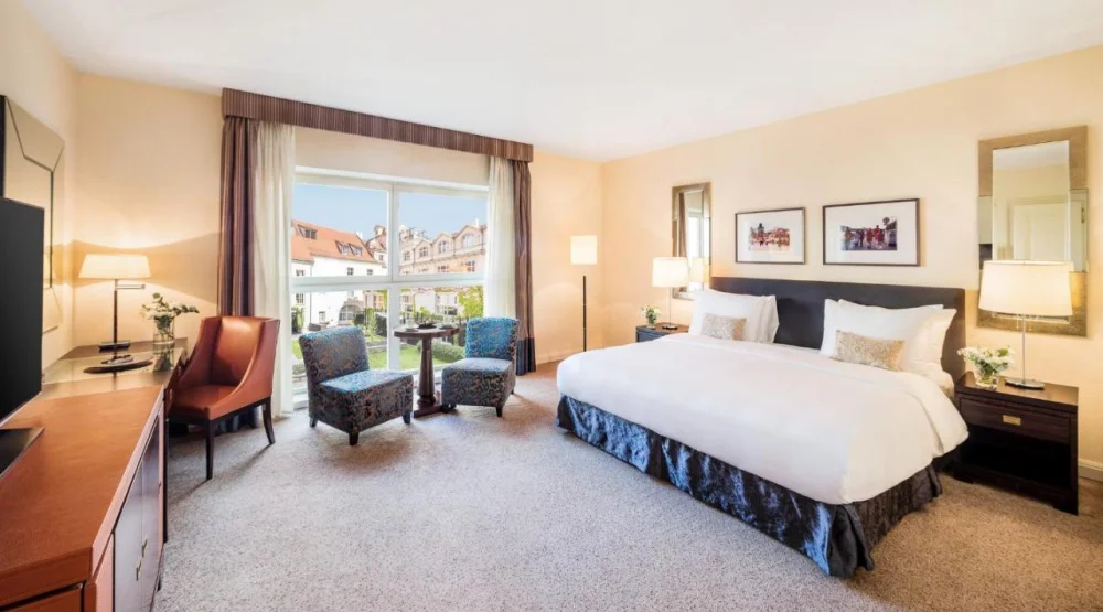 Deluxe Garden View King Room at Mandarin Oriental Prague