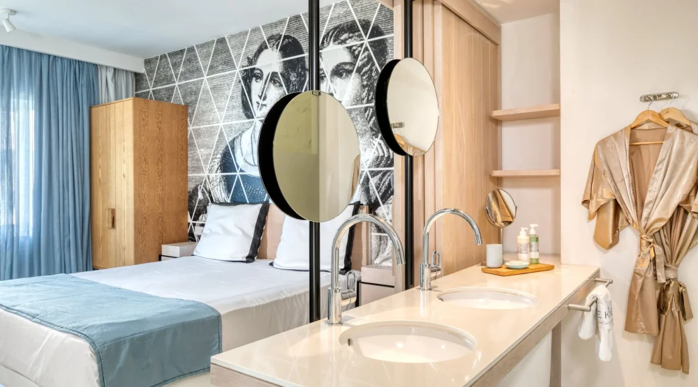 One Bedroom Suite with Sea View Twin Bed at The King Jason Protaras