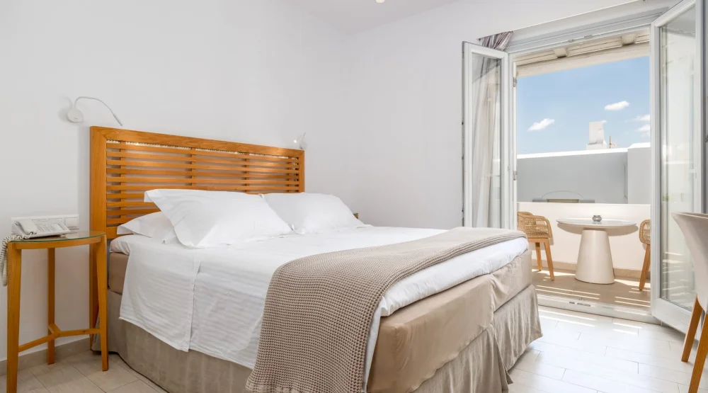 Superior Suite with Outdoor Hydro-massage Hot Tub [4 Guests] at Anemomylos Residence Paros