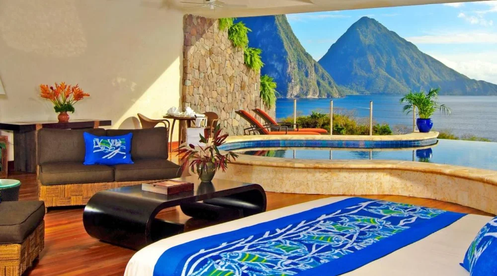 Moon Infinity Pool Sanctuary at Jade Mountain