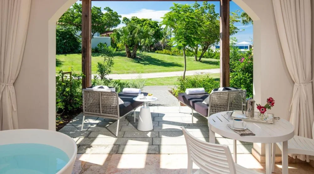 Melemele Club Level Walkout Junior Suite with Patio Tst (wmjs) at Sandals Royal Curacao